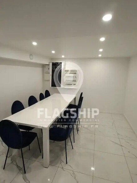 Local commercial dans Paris à vendre - Photo de l’immeuble – Image 2 sur 8