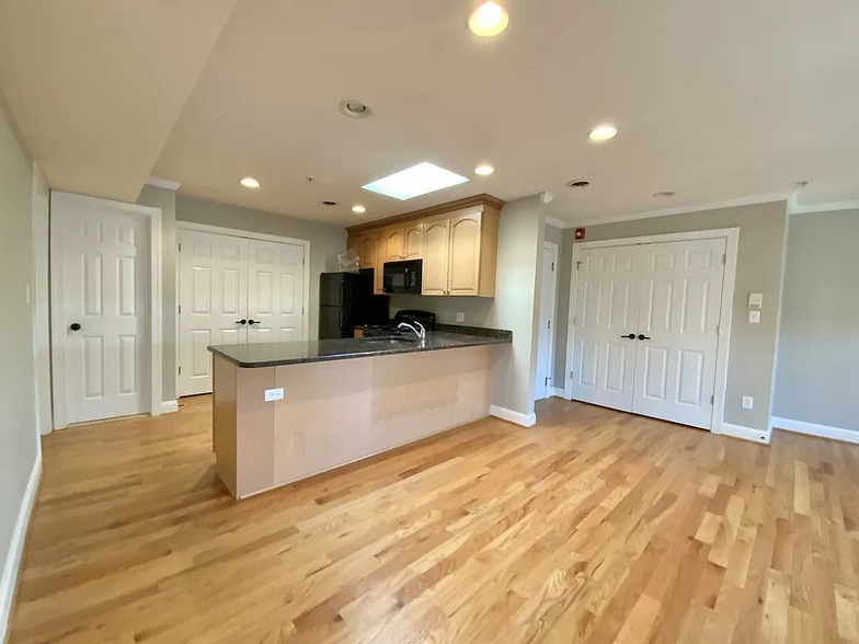 2001 Eastern Ave, Baltimore, MD à vendre - Photo intérieure – Image 3 sur 8