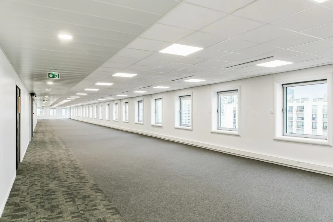 2-4 Place Des Vosges, Courbevoie à louer Photo intérieure– Image 1 sur 2