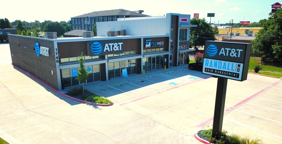 1740 S Sooner Rd, Midwest City, OK à louer - Photo de l’immeuble – Image 2 sur 7