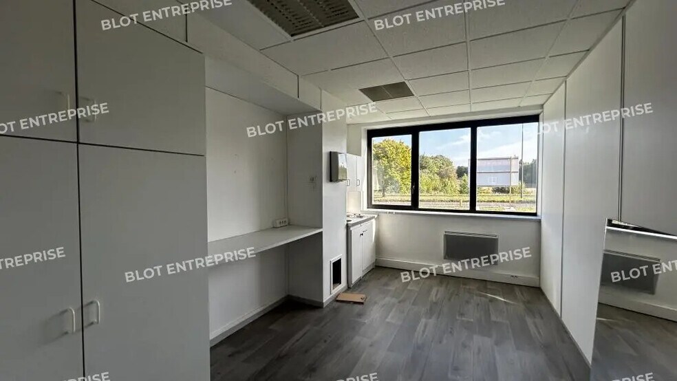 Bureau dans Rennes à louer - Photo de l’immeuble – Image 3 sur 7