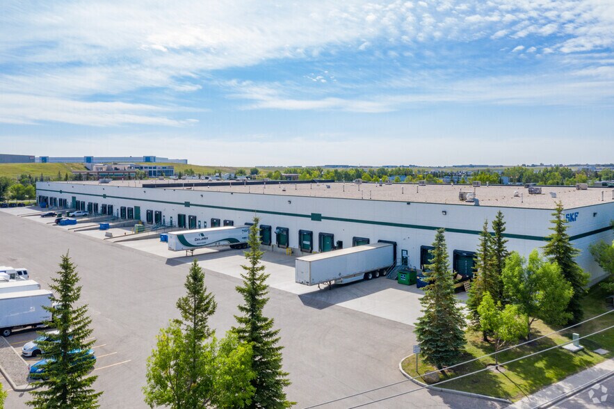 928-1058 72nd Ave NE, Calgary, AB à louer - Photo de l’immeuble – Image 3 sur 3