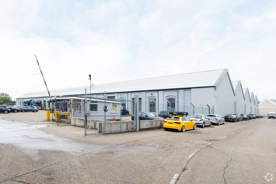 Chickenhall Ln, Eastleigh à louer - Photo de l’immeuble – Image 3 sur 4