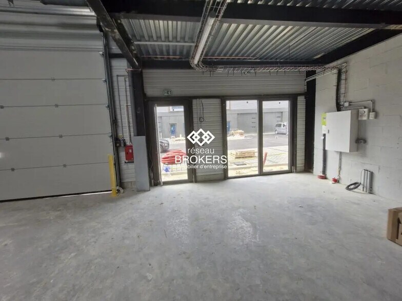 Industriel/Logistique dans Courtry à louer - Photo de l’immeuble – Image 3 sur 3