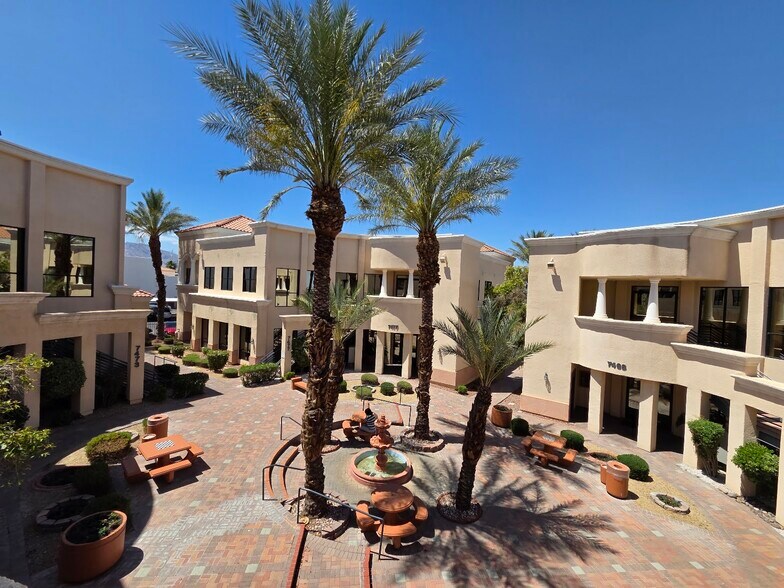 7465-7477 W Lake Mead Blvd, Las Vegas, NV à louer - Photo de l’immeuble – Image 2 sur 11