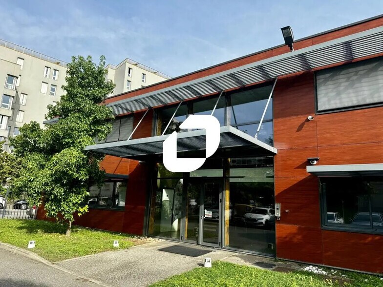 Bureau dans Grenoble à louer - Photo de l’immeuble – Image 1 sur 13