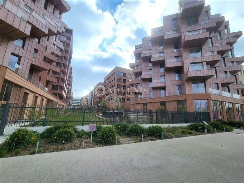 4 24 Rue Maya Angelou, Saint-Ouen-sur-Seine à louer - Photo de l’immeuble – Image 1 sur 7
