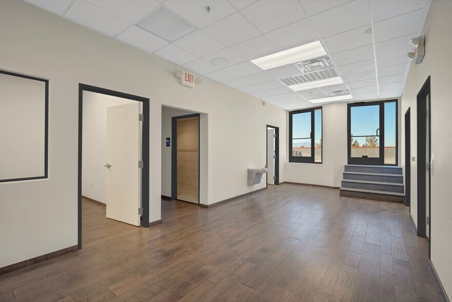 1510 W Horizon Ridge Pky, Henderson, NV à vendre - Photo de l’immeuble – Image 3 sur 11