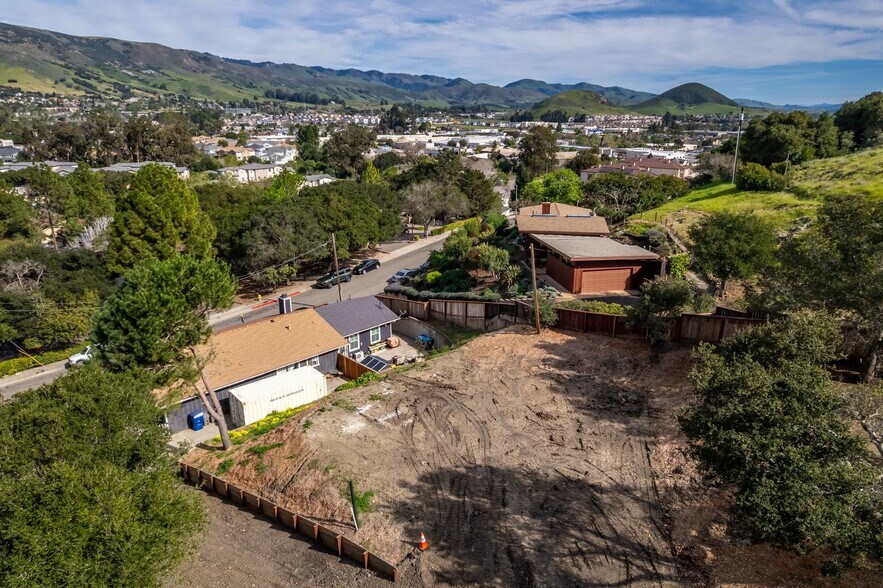 3291 Rockview Pl, San Luis Obispo, CA à vendre - Photo de l’immeuble – Image 3 sur 35
