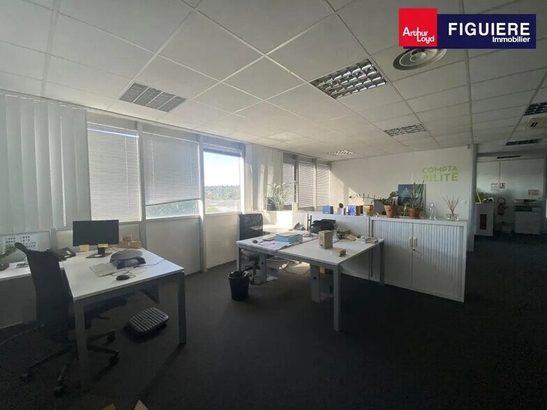 900 Rue André Ampère, Aix-en-Provence à louer - Photo de l’immeuble – Image 3 sur 19