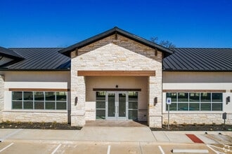 515 S Kimball Ave, Southlake, TX à louer Photo de l’immeuble– Image 2 sur 10