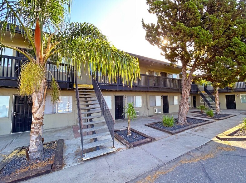 150 Gateway Ct, Stockton, CA à vendre - Photo de l’immeuble – Image 3 sur 9