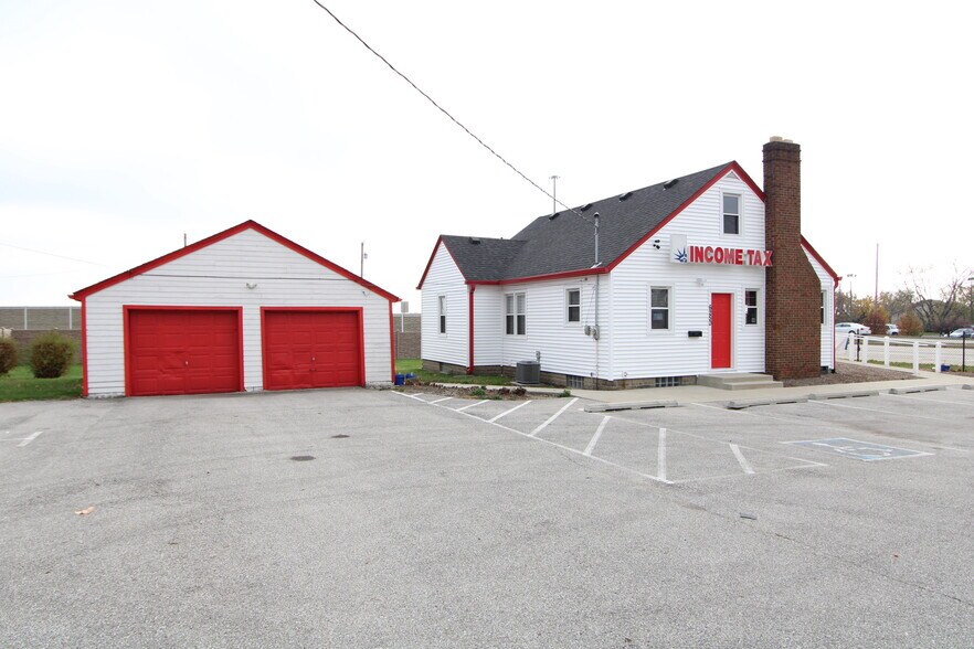 6250 Rockville Rd, Indianapolis, IN à vendre - Photo de l’immeuble – Image 1 sur 12