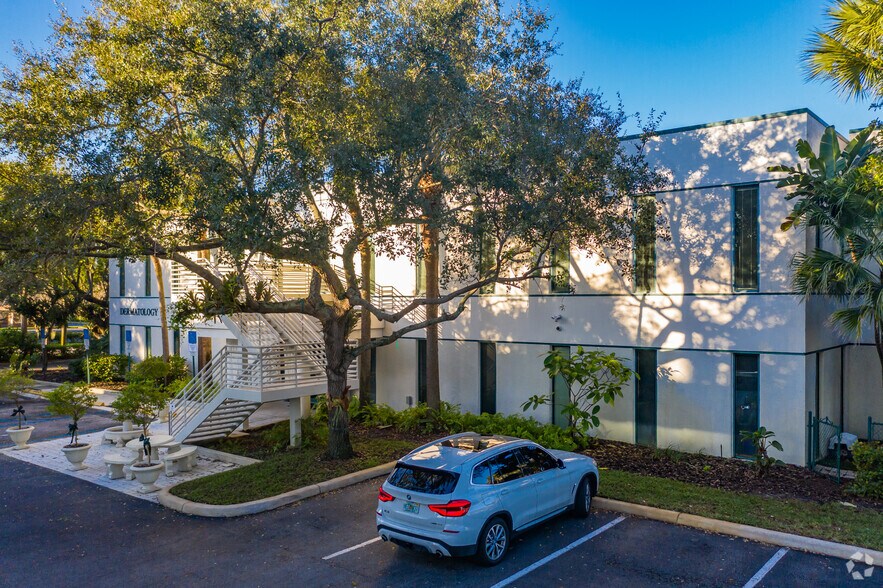 4161 NW 5th St, Plantation, FL à louer - Photo de l’immeuble – Image 2 sur 6
