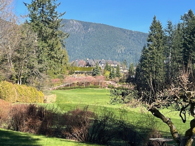460 Southborough Dr, West Vancouver, BC à vendre - Photo de l’immeuble – Image 2 sur 7