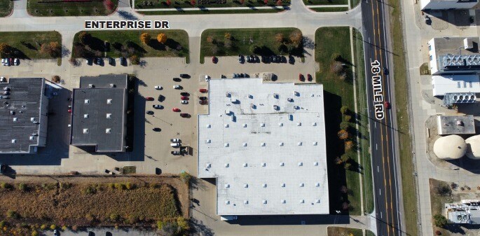 40800 Enterprise Dr, Sterling Heights, MI à louer - Aérien – Image 2 sur 3