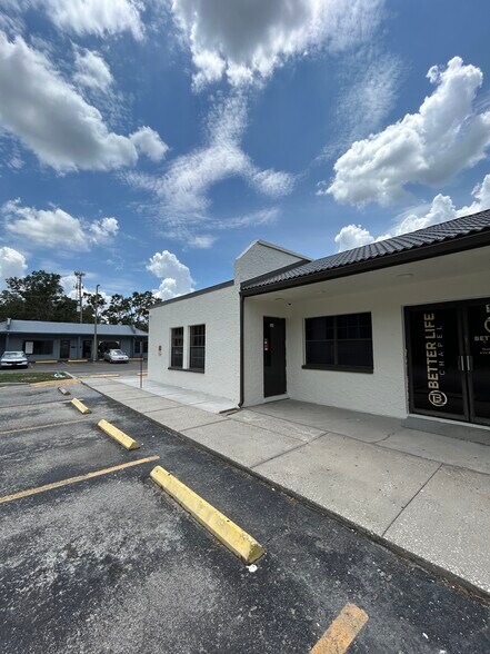 102 Flagship Dr, Lutz, FL à louer - Photo de l’immeuble – Image 3 sur 34