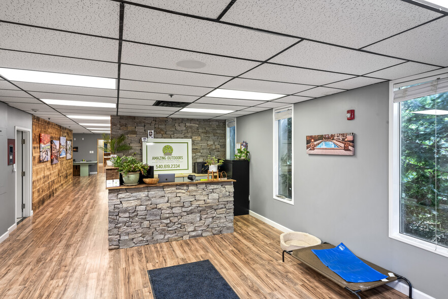 310 N 21st St, Purcellville, VA à louer - Photo de l’immeuble – Image 2 sur 10