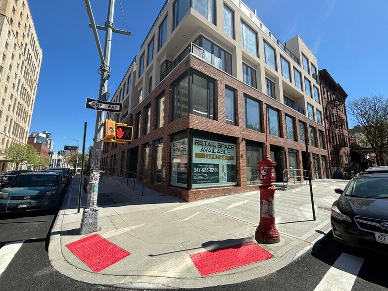 303 Wythe Ave, Brooklyn, NY à louer - Photo de l’immeuble – Image 1 sur 14