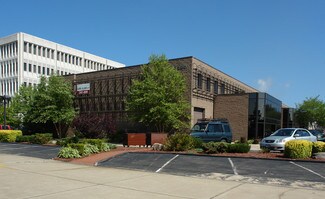 Plus de détails pour 35585 Curtis Blvd, Eastlake, OH - Local d'activités à louer