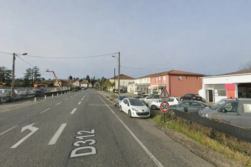 Local commercial dans Bourgoin-Jallieu à louer Aérien– Image 1 sur 7