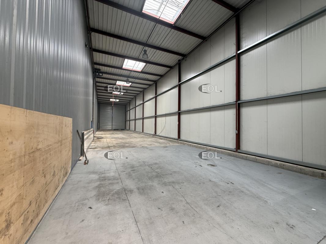 Industriel/Logistique dans Santeny à vendre Photo de l’immeuble– Image 1 sur 5