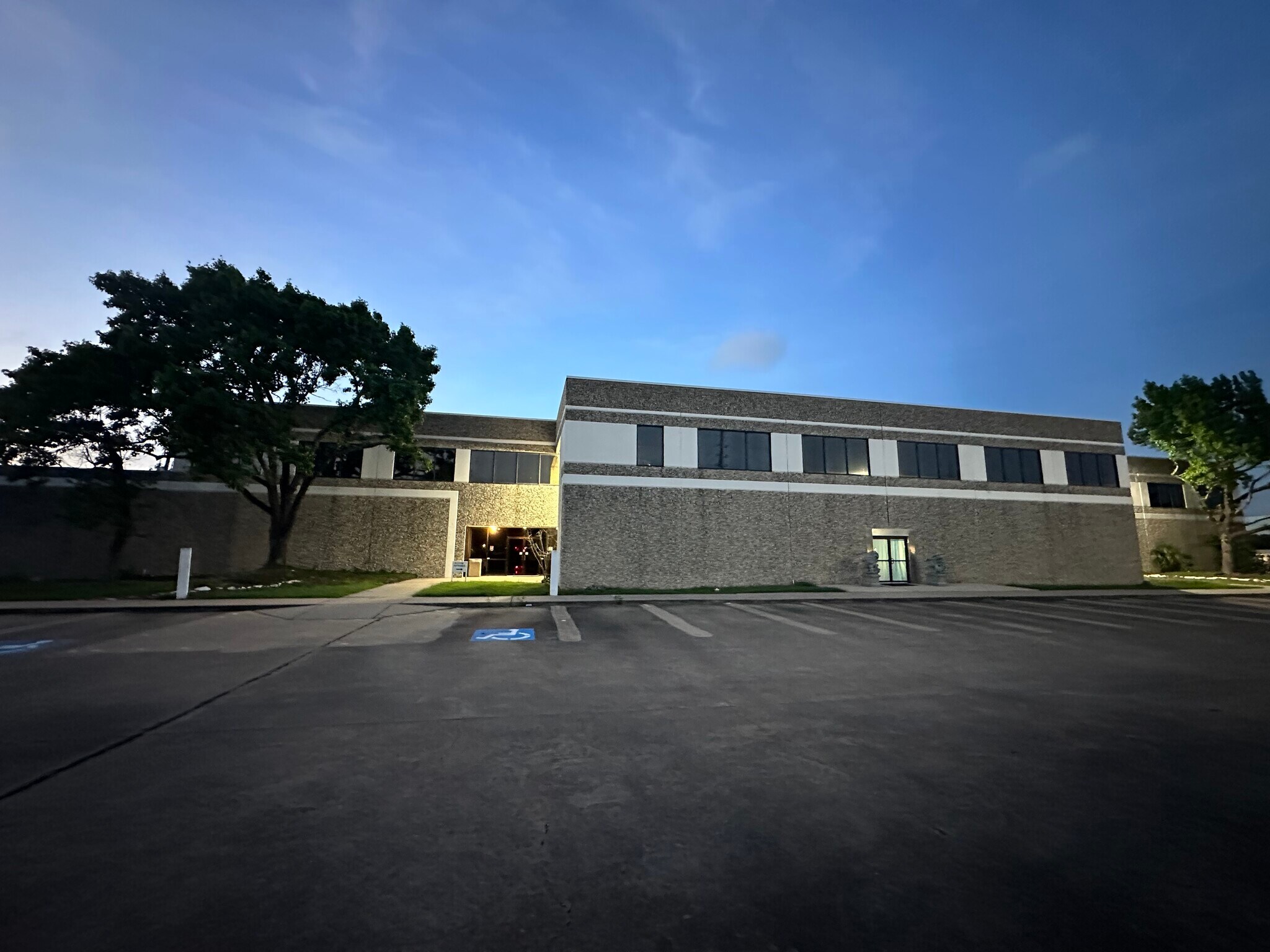 11100 W Airport Blvd, Stafford, TX à louer Photo principale– Image 1 sur 12