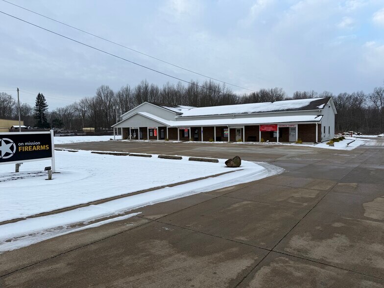 4935 S Prospect St, Ravenna, OH à louer - Photo de l’immeuble – Image 1 sur 7