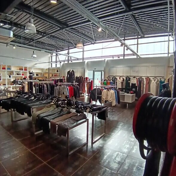 Local commercial dans Vannes à louer - Photo de l’immeuble – Image 1 sur 1