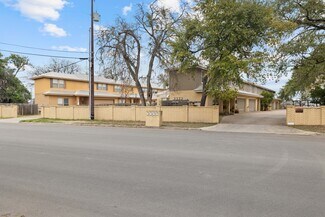 Plus de détails pour 1627-1641 Kuehler, New Braunfels, TX - Logement à vendre