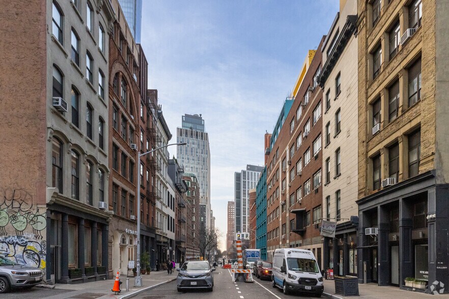 76-84 Warren St, New York, NY à louer - Photo de l’immeuble – Image 2 sur 7
