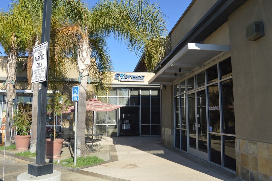 2201 N Lakewood Blvd, Long Beach, CA à vendre - Photo de l’immeuble – Image 2 sur 8