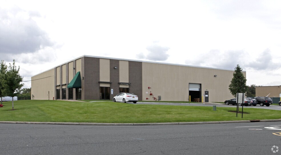 12 Parkway Pl, Edison, NJ à louer - Photo principale – Image 1 sur 6