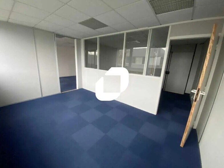 Bureau dans Bordeaux à louer - Photo de l’immeuble – Image 3 sur 7