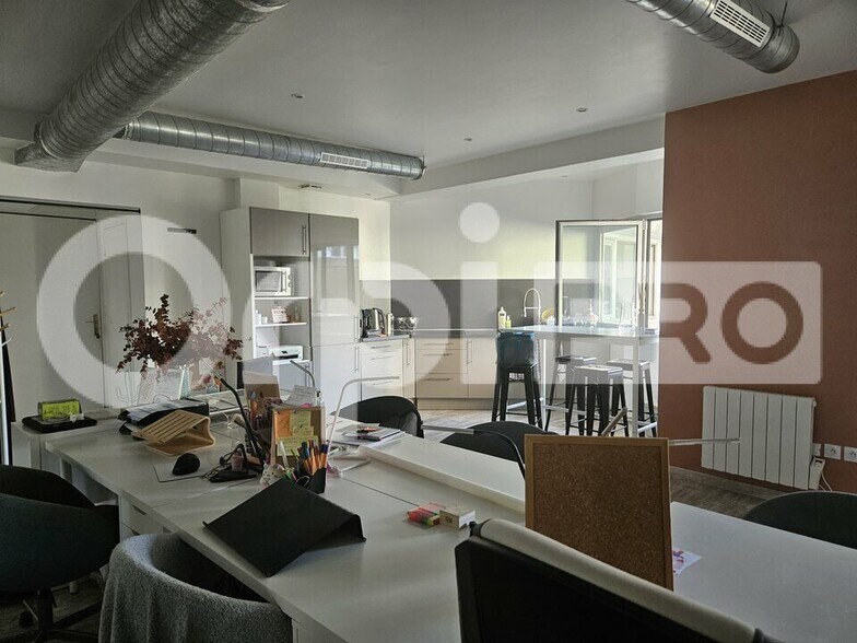 Bureau dans Bordeaux à louer - Photo intérieure – Image 1 sur 11
