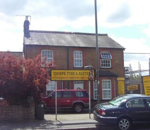 42a Feltham Rd, Ashford à louer - Photo de l’immeuble – Image 3 sur 7