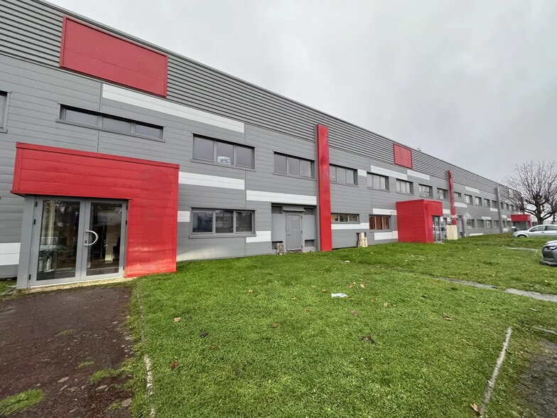 10 Rue André Ampére, SAINT-OUEN-L'AUMONE à louer - Photo de l’immeuble – Image 1 sur 17
