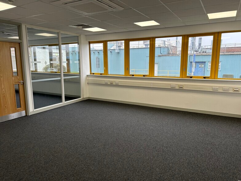 105 Frank Lester Way way, Luton à louer - Photo intérieure – Image 2 sur 6