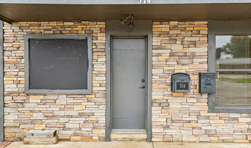514 E Will Rogers Blvd, Claremore, OK à vendre - Photo de l’immeuble – Image 3 sur 26