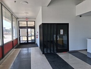 625 E Foothill Blvd, Pomona, CA à louer Photo intérieure– Image 2 sur 4