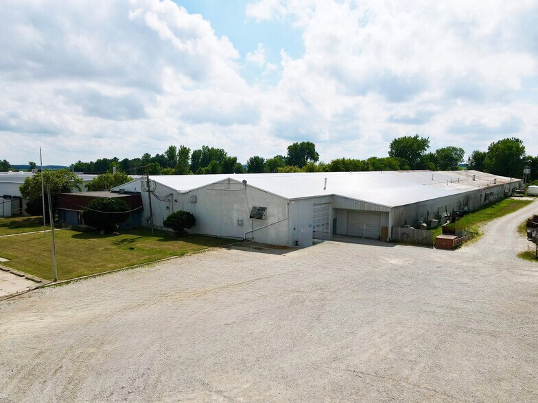 425 Industrial Dr, Bremen, IN à vendre - Photo de l’immeuble – Image 2 sur 11