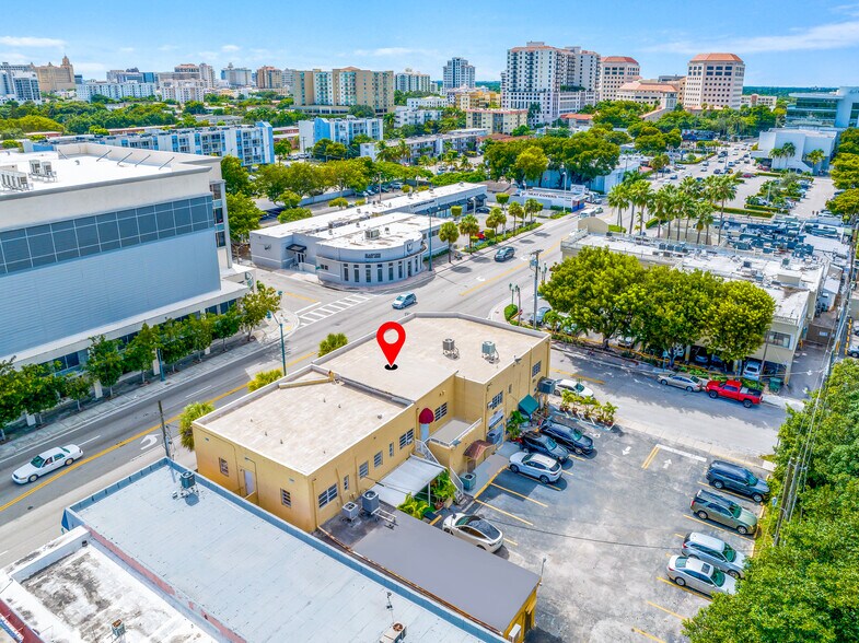 3471-3475 SW 8th St, Miami, FL à louer - Photo de l’immeuble – Image 2 sur 19