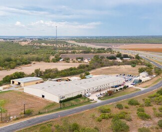 Plus de détails pour 13700-13812 US Highway 90 W, San Antonio, TX - Industriel/Logistique à louer