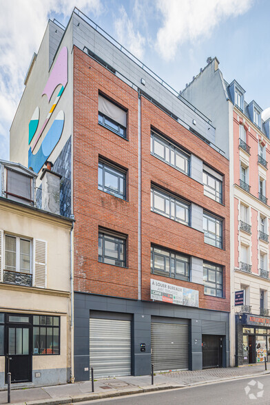 130 Rue Du Mont Cenis, Paris à louer - Photo principale – Image 1 sur 2