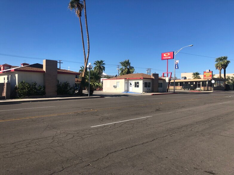 625 W Broadway St, Needles, CA à vendre - Photo de l’immeuble – Image 2 sur 19