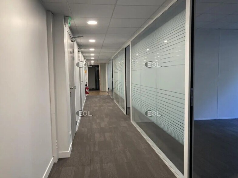 Bureau dans Charenton-le-Pont à louer - Photo de l’immeuble – Image 2 sur 4