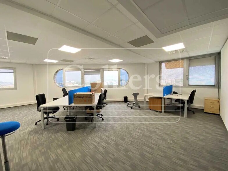 Bureau dans Marseille à louer - Photo de l’immeuble – Image 1 sur 21