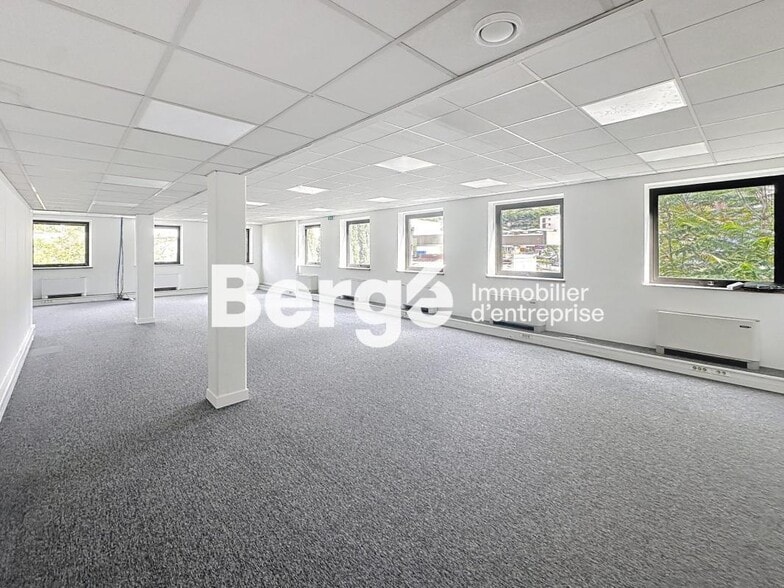 Bureau dans Mougins à louer - Photo de l’immeuble – Image 1 sur 5