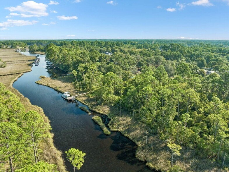 651 Old Ferry Rd, Santa Rosa Beach, FL à vendre - Photo de l’immeuble – Image 2 sur 26