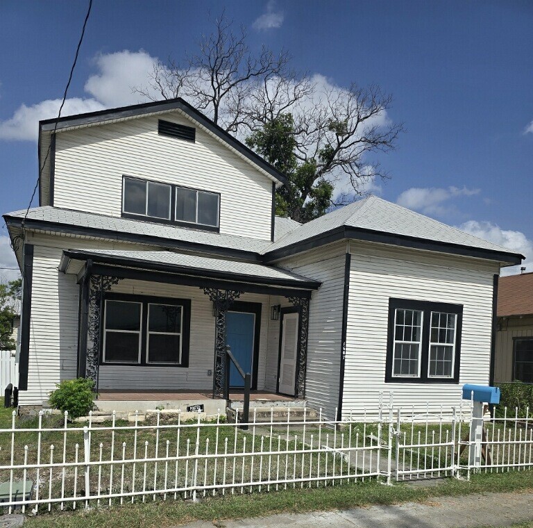 1607 N Pine St, San Antonio, TX à louer Photo de l’immeuble– Image 1 sur 7